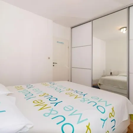 Perla - Two Bedroom With Stunning View 아파트 *