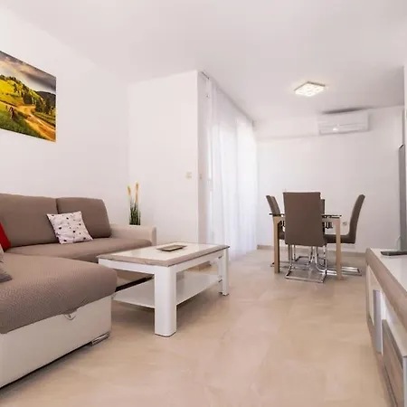Perla - Two Bedroom With Stunning View Apartman *